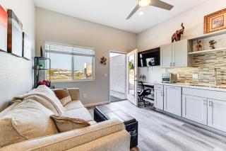 Cozy Couples Retreat with Views in Apache Junction - Apache Junction - 6