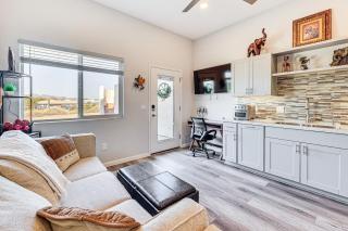 Cozy Couples Retreat with Views in Apache Junction - Apache Junction - 4