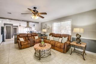 2 Mi to Gulfport Beaches Poolside Paradise! - Gulfport - 8