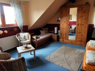 Große, gemütliche Wohnung in dörflicher Idylle - 4