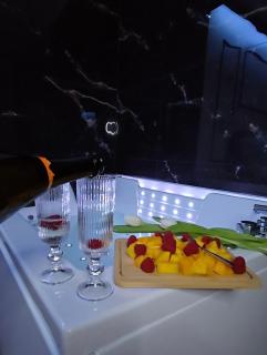 Motlava Romantic Loft - Jacuzzi - 8