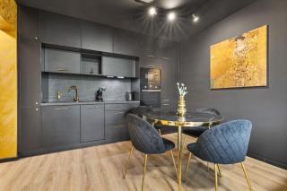 LAM Klimt - AC - Balcony - 7