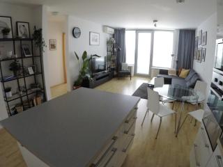 Sunny FREE parking beauty Balcony view, 3 towers residence - 8