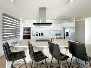 3BR Ground Floor Condo at Las Palomas - 3