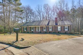 Family Friendly Chic Retreat in Rocky Mount! - Rocky Mount - 8