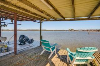 Dock and Patio Possum Kingdom Lake House - Graford - 9