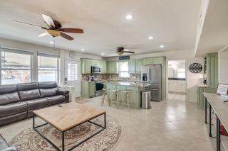 Dock and Patio Possum Kingdom Lake House - 4