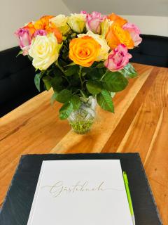 Zentrale Lage, kostenlos Parken, ideal für Pendler, Kinder und Haustiere willkommen!! - Kaarst - 2