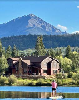 Private Neighborhood Lake, Upscale Quality, 2 Living Rooms, Close to Raven Golf Club - 7