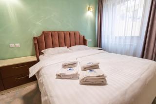 Seasons Residence - Deluxe 2-Bedroom, 2-Bathroom Apartment with free Parking - Braşov - 7