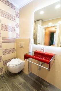 Seasons Residence - Deluxe 2-Bedroom, 2-Bathroom Apartment with free Parking - Braşov - 1