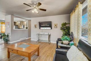 Shady Grove Family Home w Foosball Walk to OCC - 3