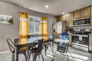 Shady Grove Family Home w Foosball Walk to OCC - 5