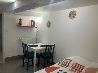 Petite Chambre avec SdB partagée - Angers - 3