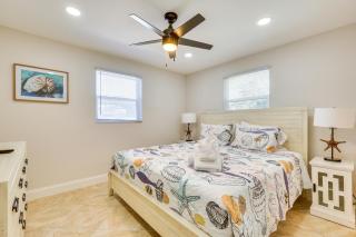Walk to Fort Myers Beach Family-Friendly Getaway! - Fort Myers Beach - 2