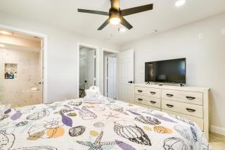 Walk to Fort Myers Beach Family-Friendly Getaway! - Fort Myers Beach - 1