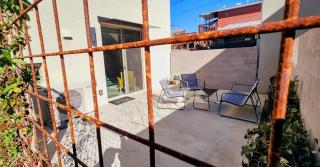 Chic Townhome Retreat nestled Downtown - 3