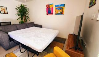 Chic Townhome Retreat nestled Downtown - Albuquerque - 8