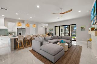 Sailboat Access! Brand new electric-heated pool home with bikes - Villa Liberty Rose - Cape Coral - 3