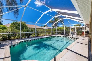 Great outdoor living area! Electric-heated pool home with bikes - Perfect for families! - Villa Julie - Cape Coral - 9
