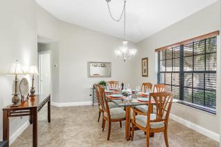Great outdoor living area! Electric-heated pool home with bikes - Perfect for families! - Villa Julie - Cape Coral - 7