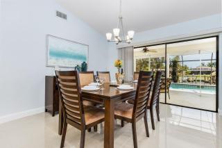 Villa Lilly - Family-Friendly Gulf Access home w/kayaks & bikes! - SWFL Rentals - 5