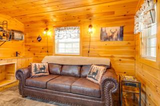 Patio, Fire Pit and Grill Central Sevierville Cabin - Sevierville - 7