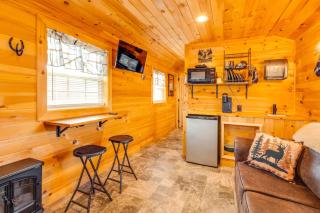 Patio, Fire Pit and Grill Central Sevierville Cabin - Sevierville - 6