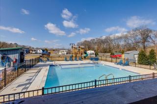 7 Mi to Dollywood Cozy Cabin with Patio and Grill! - Sevierville - 8