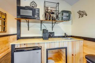 7 Mi to Dollywood Cozy Cabin with Patio and Grill! - Sevierville - 4