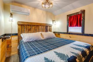 7 Mi to Dollywood Cozy Cabin with Patio and Grill! - Sevierville - 1