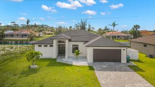 New Construction Modern 4-Bedroom Home with Saltwater Heated Pool - Villa Lola - Cape Coral - 6