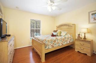 Villa Luisa - Cozy electric-heated pool home w/Western exposure in quiet neighborhood - SWFL Rentals - 4
