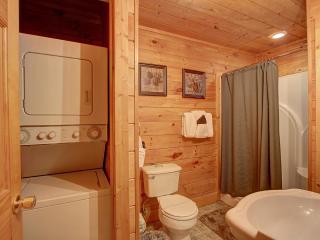 1BR log cabin- cozy, hot tub, in Gatlinburg - Gatlinburg - 1