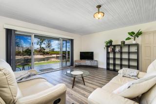 Canal Luxury Living & Boat Ramp - 8