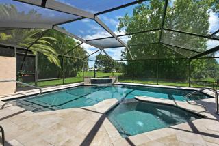 New lanai! Electric-heated pool home with spa in quiet neighborhood - Villa Milano - North Fort Myers - 8