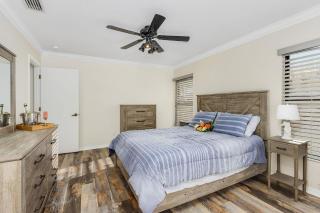 Villa Mahana - Family-friendly salt water electric-heated pool home w/Gulf access - SWFL Rentals - 1