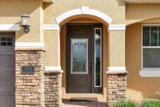 261 LASSO DRIVE 6BED - 4