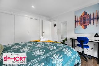 Wolaroi Villa 2, with Netflix and Disney Plus - Orange - 3
