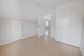 Central two-room apartment with a large balcony - 4