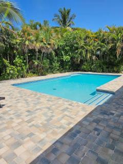 Thumb Point Oasis w Heated Pool walk to beach - 6