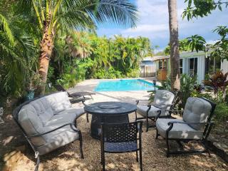 Thumb Point Oasis w Heated Pool walk to beach - 3
