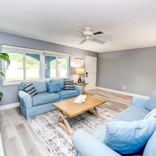 Serene Cottage in Stuart - 2