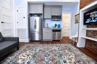 Claiborne Historic Guest House-economy rear unit - New Orleans - 8