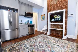 Claiborne Historic Guest House-economy rear unit - New Orleans - 7
