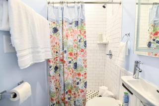 Claiborne Historic Guest House-economy rear unit - New Orleans - 6