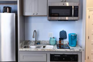 Claiborne Historic Guest House-economy rear unit - New Orleans - 5