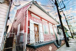 St. Ann Historic Creole Cottage 5 bed-4ba - New Orleans - 0