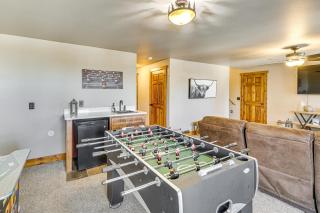 5 Mi to Terry Peak Spacious Lead Cabin with Hot Tub - Lead - 8