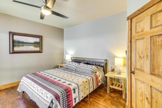 5 Mi to Terry Peak Spacious Lead Cabin with Hot Tub - 1